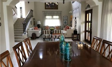 CASA CLAYTON CAMINO DE CRUCES 903M2