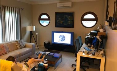 CASA CLAYTON CAMINO DE CRUCES 903M2