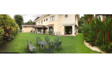 CASA CLAYTON CAMINO DE CRUCES 903M2