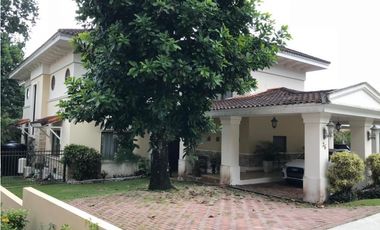 CASA CLAYTON CAMINO DE CRUCES 903M2