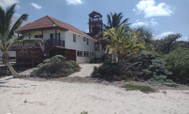 Casa en Venta frente al Mar .  Km. 25.5 San Benito