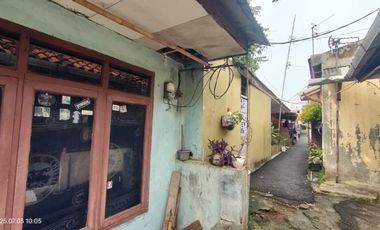 Rumah Hitung Tanah Bekas Kontrakan daerah Cibubur Jakarta Timur