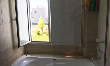 Venta Casa Vista al Lago - Mari Menuco