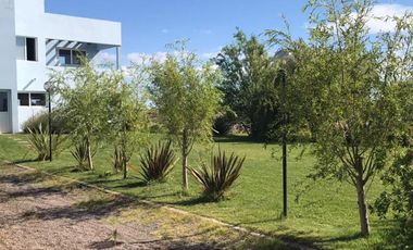 Venta Casa Vista al Lago - Mari Menuco