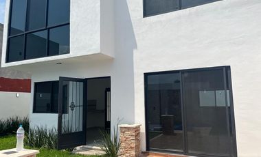 CASA NUEVA CON ALBERCA, A 10 MIN DE TLAYACAPAN Y OAXTEPEC, MORELOS