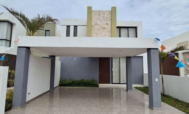Casa en VENTA CON RECAMARA PLANTA BAJA en LOMAS DE MEDITERRANEO