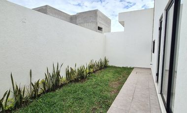 Casa en VENTA CON RECAMARA PLANTA BAJA en LOMAS DE MEDITERRANEO