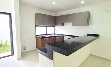 Casa en VENTA CON RECAMARA PLANTA BAJA en LOMAS DE MEDITERRANEO