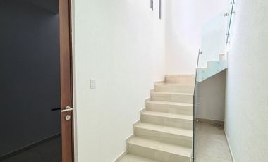Casa en VENTA CON RECAMARA PLANTA BAJA en LOMAS DE MEDITERRANEO