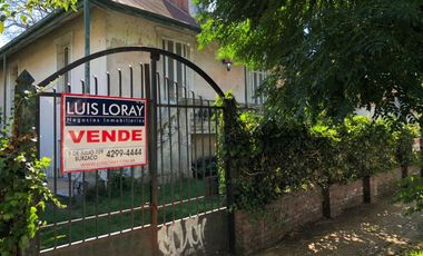 Propiedad ubicada a 200 metros de la estación y 300 metros de la Av. Hipólito Yrigoyen .