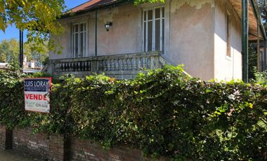 Propiedad ubicada a 200 metros de la estación y 300 metros de la Av. Hipólito Yrigoyen .