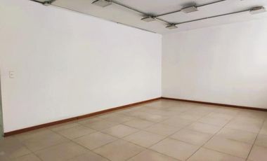 oficina en arriendo en los alcázares. Cod A117271