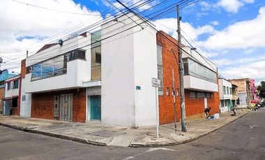 oficina en arriendo en los alcázares. Cod A117271