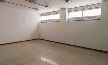 oficina en arriendo en los alcázares. Cod A117271