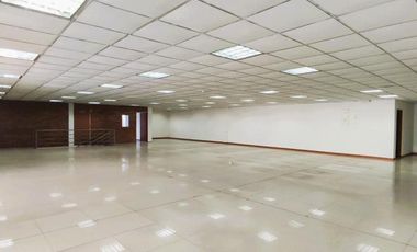 oficina en arriendo en los alcázares. Cod A117271