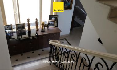 Dijual Rumah Middle Classic Modern Siap Huni di Jalan Setiabudi, Jakarta Selatan, dekat pusat perkantoran Sudirman dan Kuningan!