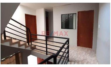 ¿Buscas una propiedad espaciosa, ubicada estratégicamente y con un alto potencial de rentabilidad? ¡Esta casa es perfecta para ti!

🌟 Ubicación priv