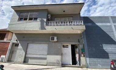 Departamento Tipo Casa en venta en Bernal Oeste
