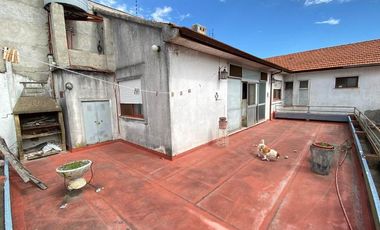 Departamento Tipo Casa en venta en Bernal Oeste