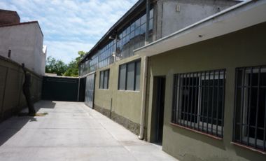 Venta Galpón y oficinas a metros Costanera y A.Sur