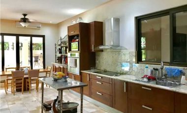 VENDO CASA EN COSTA DEL ESTE 650M2 CON PISCINA 4 RECAMARAS