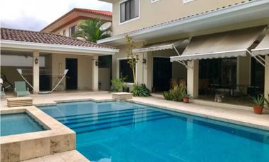 VENDO CASA EN COSTA DEL ESTE 650M2 CON PISCINA 4 RECAMARAS