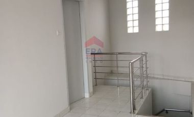 Rumah di tengah kota Bandung. Jl Bojongloa ,Panjunan Astana Anyar