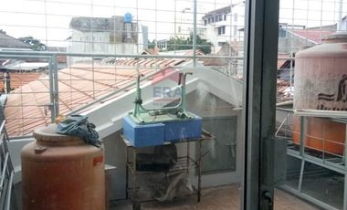 Rumah di tengah kota Bandung. Jl Bojongloa ,Panjunan Astana Anyar