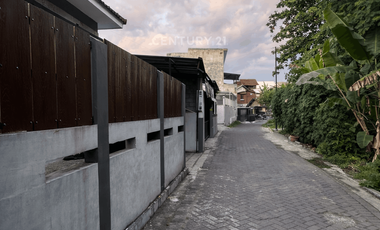 Rumah 3 Kamar Tidur Di Jalan Godean Dekat Malioboro Harga Murah