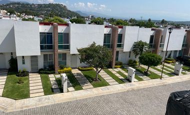 CASAS CON ALBERCA, A 8 MIN DEL CENTRO DE YAUTEPEC, MORELOS