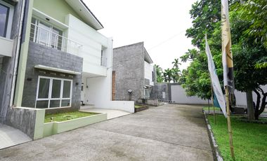 Rumah 2 Lantai di Cibubur Akses Dekat Tol dan Mall Hadap Utara J-40236