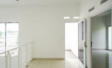 Rumah 2 Lantai di Cibubur Akses Dekat Tol dan Mall Hadap Utara J-40236