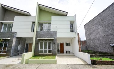 Rumah 2 Lantai di Cibubur Akses Dekat Tol dan Mall Hadap Utara J-40236