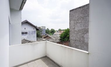 Rumah 2 Lantai di Cibubur Akses Dekat Tol dan Mall Hadap Utara J-40236