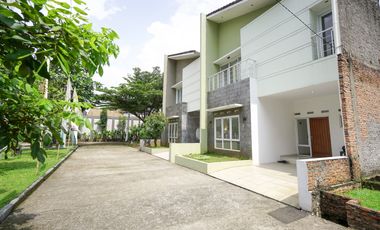Rumah 2 Lantai di Cibubur Akses Dekat Tol dan Mall Hadap Utara J-40236