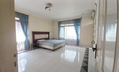 Rumah Di komplek Elit Loka Indah, Pancoran. Asri, Tenang, Nyaman, Dan Hanya 3 Menit Ke Jalan Warung Buncit Raya.
