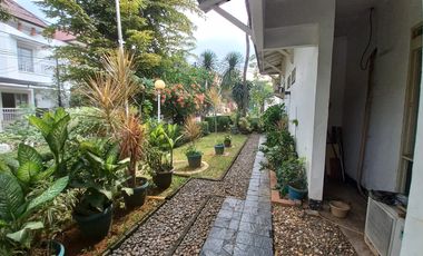 Rumah Di komplek Elit Loka Indah, Pancoran. Asri, Tenang, Nyaman, Dan Hanya 3 Menit Ke Jalan Warung Buncit Raya.