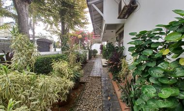 Rumah Di komplek Elit Loka Indah, Pancoran. Asri, Tenang, Nyaman, Dan Hanya 3 Menit Ke Jalan Warung Buncit Raya.