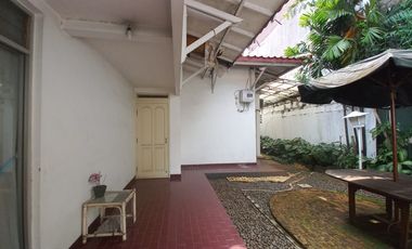 Rumah Di komplek Elit Loka Indah, Pancoran. Asri, Tenang, Nyaman, Dan Hanya 3 Menit Ke Jalan Warung Buncit Raya.