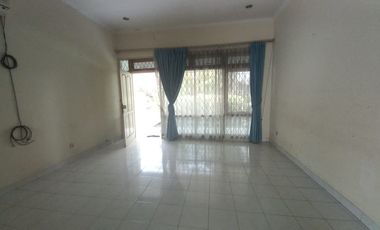 Rumah Di komplek Elit Loka Indah, Pancoran. Asri, Tenang, Nyaman, Dan Hanya 3 Menit Ke Jalan Warung Buncit Raya.