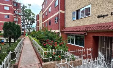 apartamento en arriendo en c.r caracoli piso 3 sin ascensor. Cod A14047