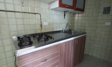 apartamento en arriendo en c.r caracoli piso 3 sin ascensor. Cod A14047