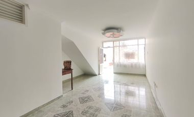 apartamento en venta en villas de la pampa piso 1. Cod V14086