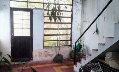 Casa de 2 dormitorios   Dpto 2 AMB en venta en Villa Dominico.