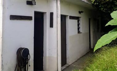 Casa de 2 dormitorios   Dpto 2 AMB en venta en Villa Dominico.