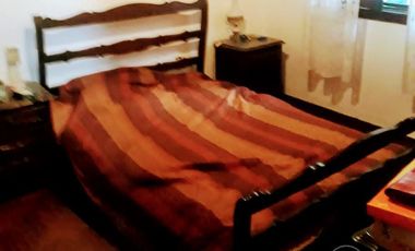 Casa de 2 dormitorios   Dpto 2 AMB en venta en Villa Dominico.