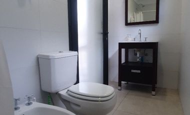 Venta - Chalet seis ambientes con sotano y quincho - Concepción Arenal 4743