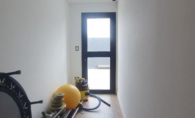 Venta - Chalet seis ambientes con sotano y quincho - Concepción Arenal 4743