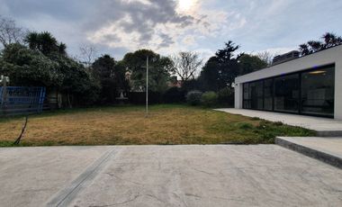 Venta - Chalet seis ambientes con sotano y quincho - Concepción Arenal 4743