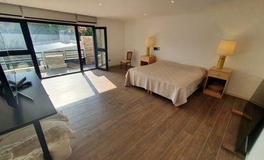 Venta - Chalet seis ambientes con sotano y quincho - Concepción Arenal 4743